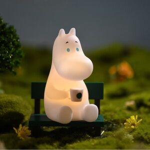 New 2023 Starbucks China x Moomin Collab Moomin on bench Doll LED Light for Gift
